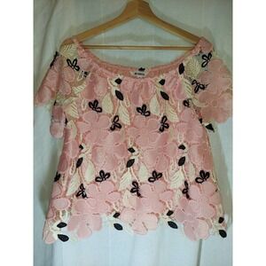 B B Dakota Pink/White/Black Embroidered Lace Lined Top Small